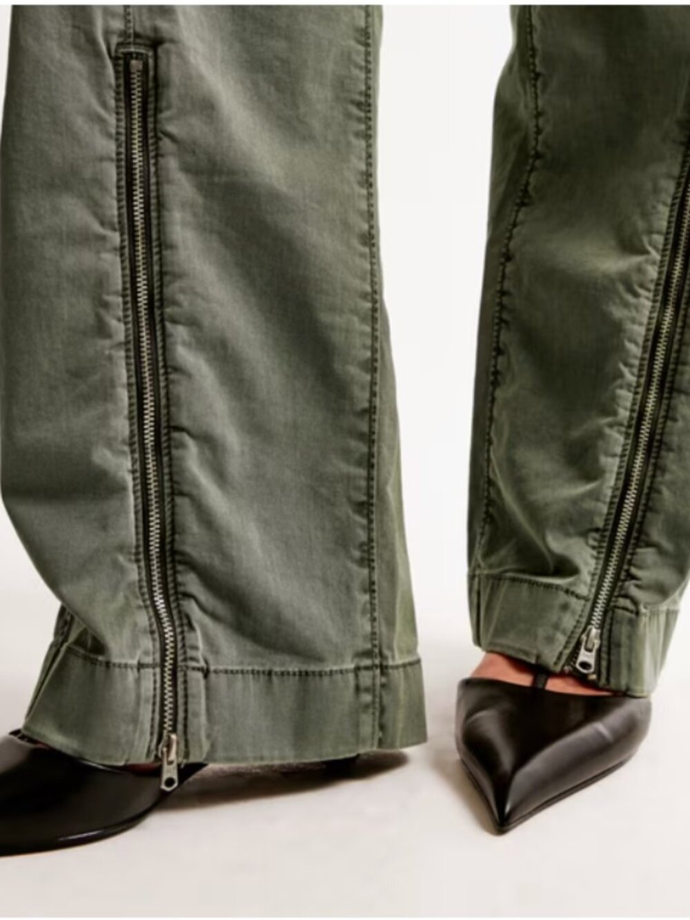 Abercrombie & Fitch Olive Green Baggy Cargo Pull-On Pant - Size XL - Picture 6 of 12